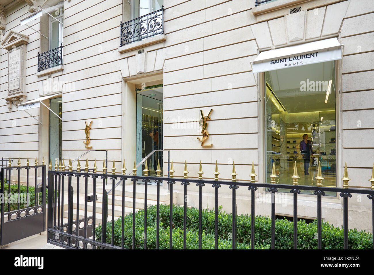ysl boutique