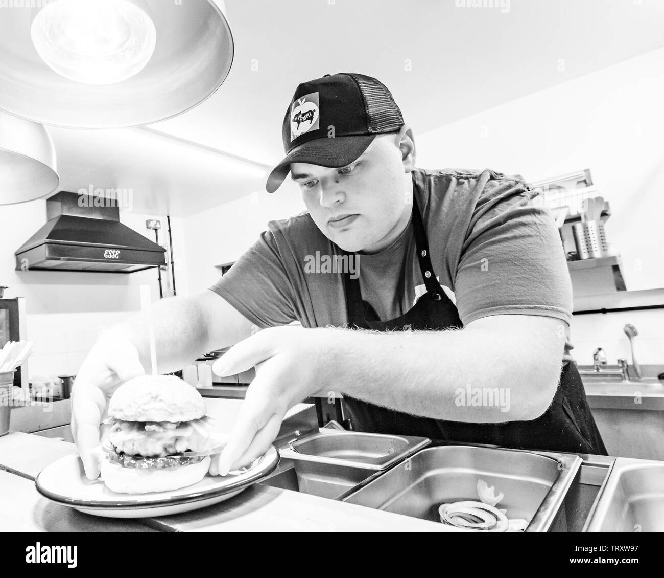 Das Schwein & Apple Burger an der Pig&Apple Cafe. Das Cafe ist in bescheidenen durch Natur, Monmouthshire, Wales. Stockfoto