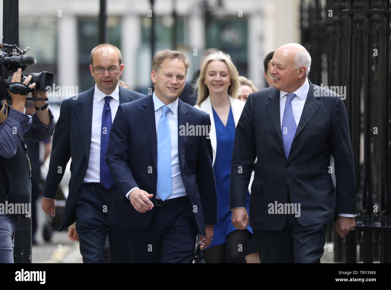 Bild zeigt: Boris Johnson Start Unterstützer kommen Grant Shapps mit Iain Duncan Smith und Liz Truss pic von Gavin Rodgers/Pixel 8000 Stockfoto