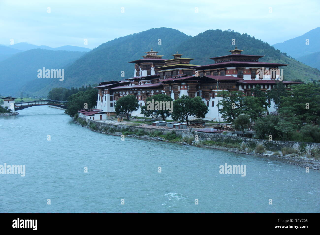 Punakha Dzong: Jahrhundert alten alten Kloster am Ufer des Flusses in Pukaha, Bhutan gelegen Stockfoto