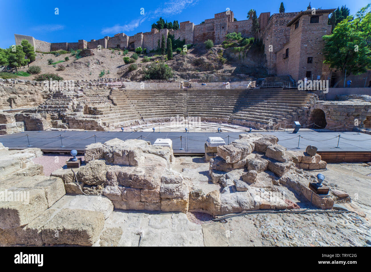 Malaga, Spanien - 23 September 2019: das römische Theater von Malaga und muslimischen Alcazaba, Andalusien, Spanien Stockfoto