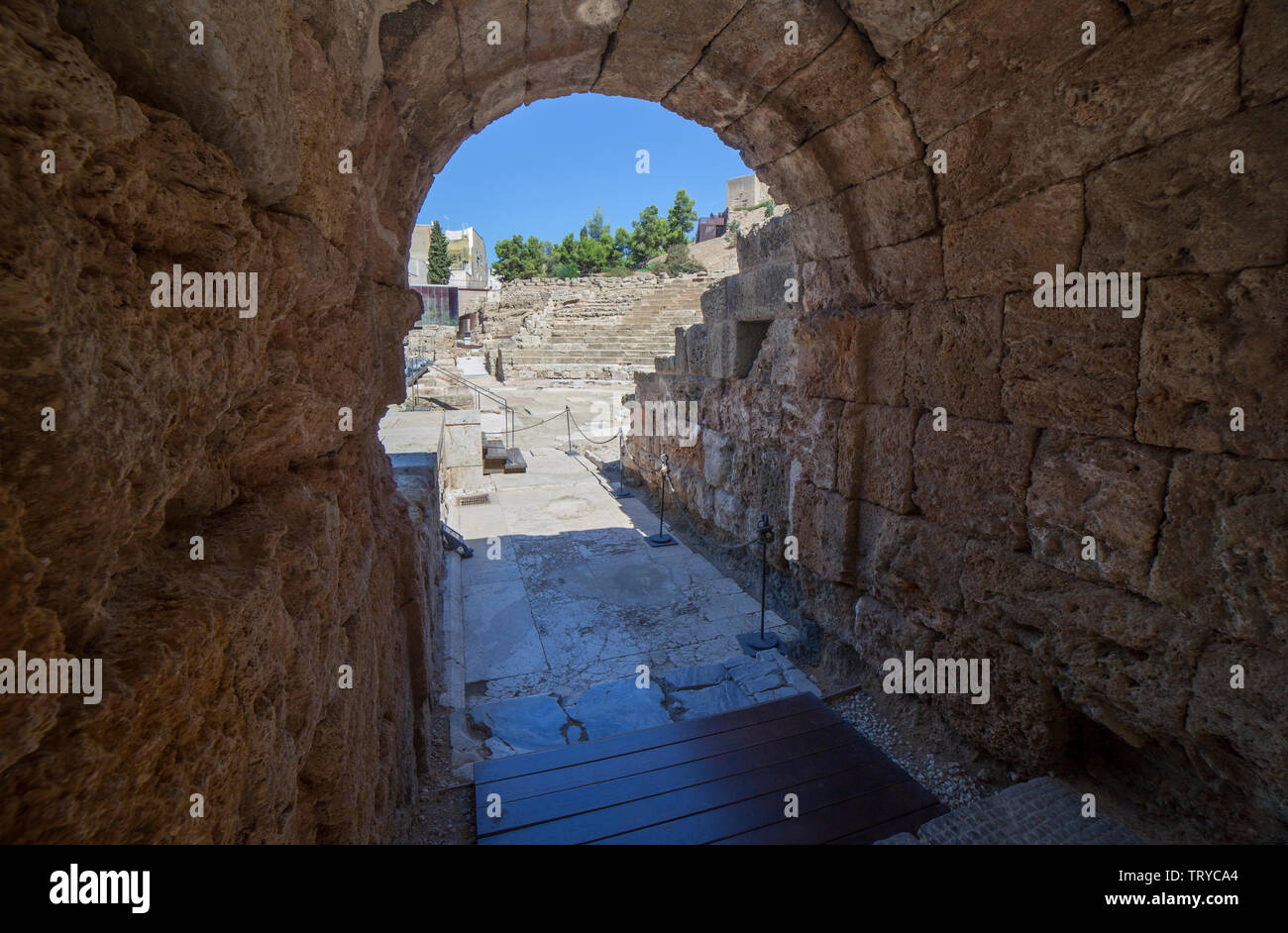 Malaga, Spanien - Sept 23 2019: Passage oder wurzelspitze Maximus von Römischen Theater von Malaga, Andalusien, Spanien Stockfoto