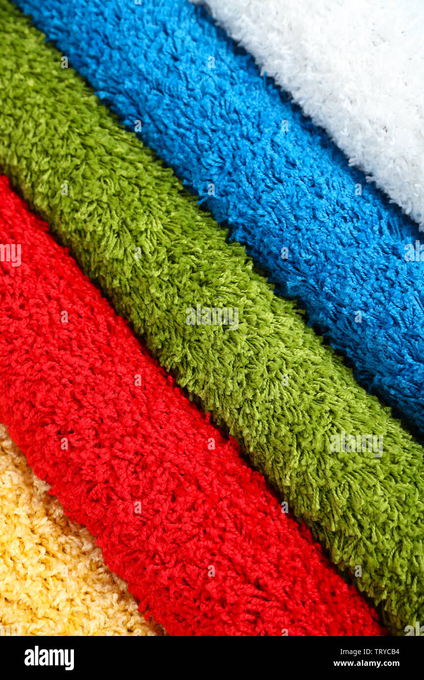 Viele Teppiche in verschiedenen Farben close-up Stockfoto