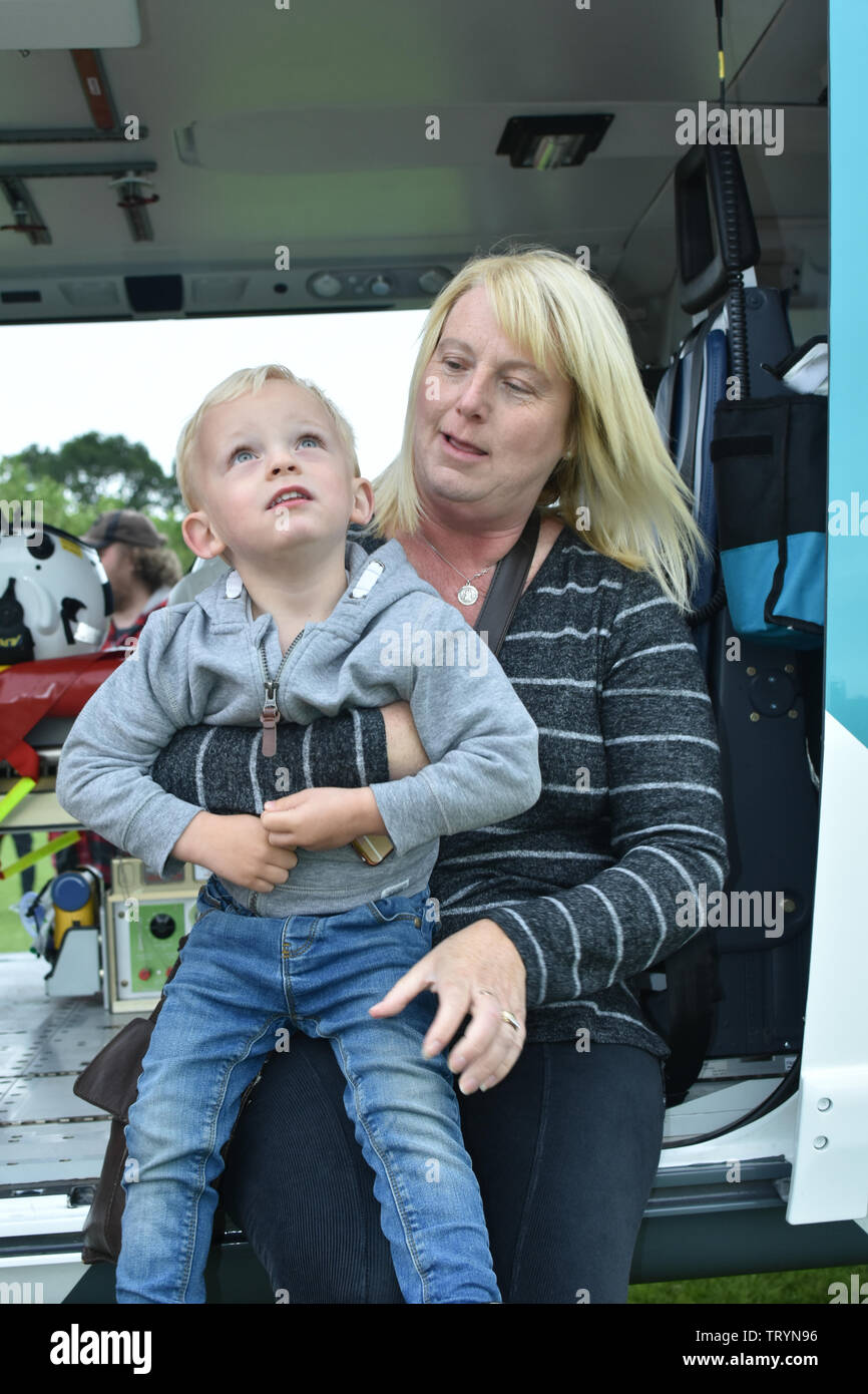 Leonardo AW 169: G-KSST von Kent, Surrey and Sussex, Air Ambulance zeigen, der Krankenwagen von Radnor Park, Folkestone GROSSBRITANNIEN Stockfoto