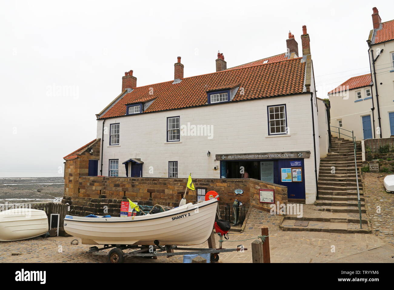 Alte Küstenwachenstation, das Dock, Robin Hood's Bay, Borough von Scarborough, North Yorkshire, England, Großbritannien, USA, UK, Europa Stockfoto