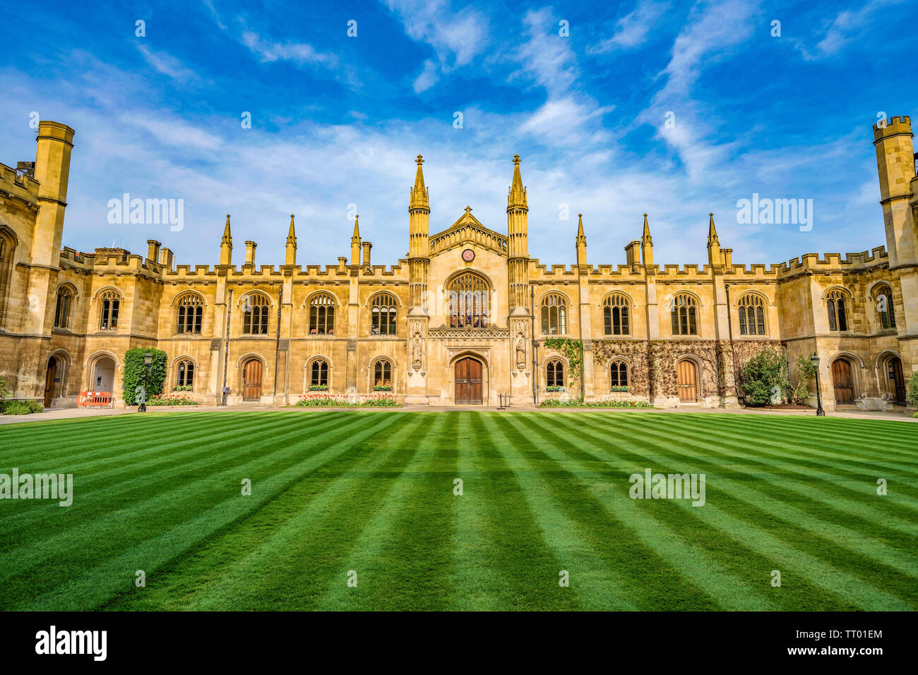 CAMBRIDGE, Großbritannien - 18 April: Dies ist die traditionelle Architektur des Corpus Christi College, ein konstituierendes College der Cambridge University o Stockfoto