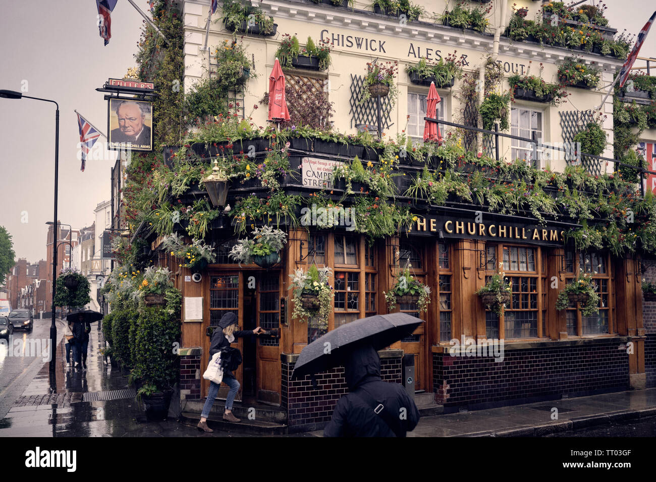 The Churchill Arms Pub, Kensington, London, Großbritannien. Stockfoto