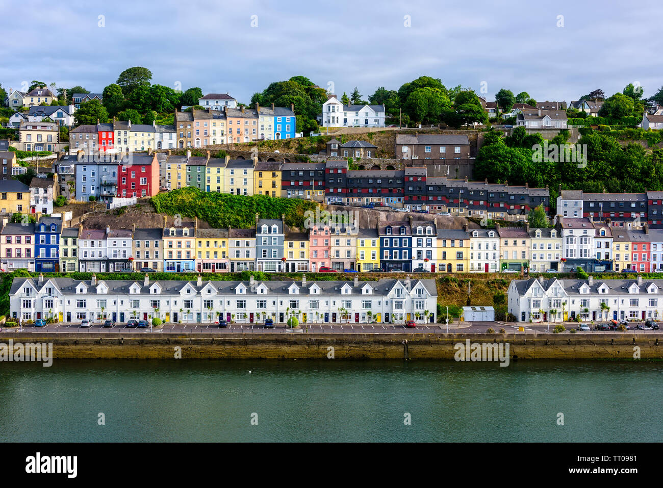 Malerisches Dorf und Hafen von Cobh, in Cork County, Irland. Stockfoto