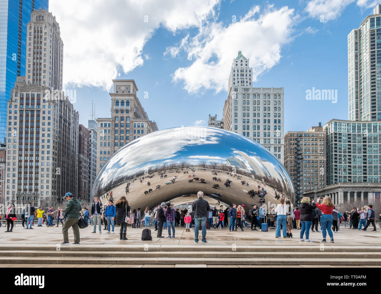 Skyline von Chicago gesehen vom Millenium Park während der frühen Frühling. Chicago ist die bevölkerungsreichste Stadt in den USA. Stockfoto