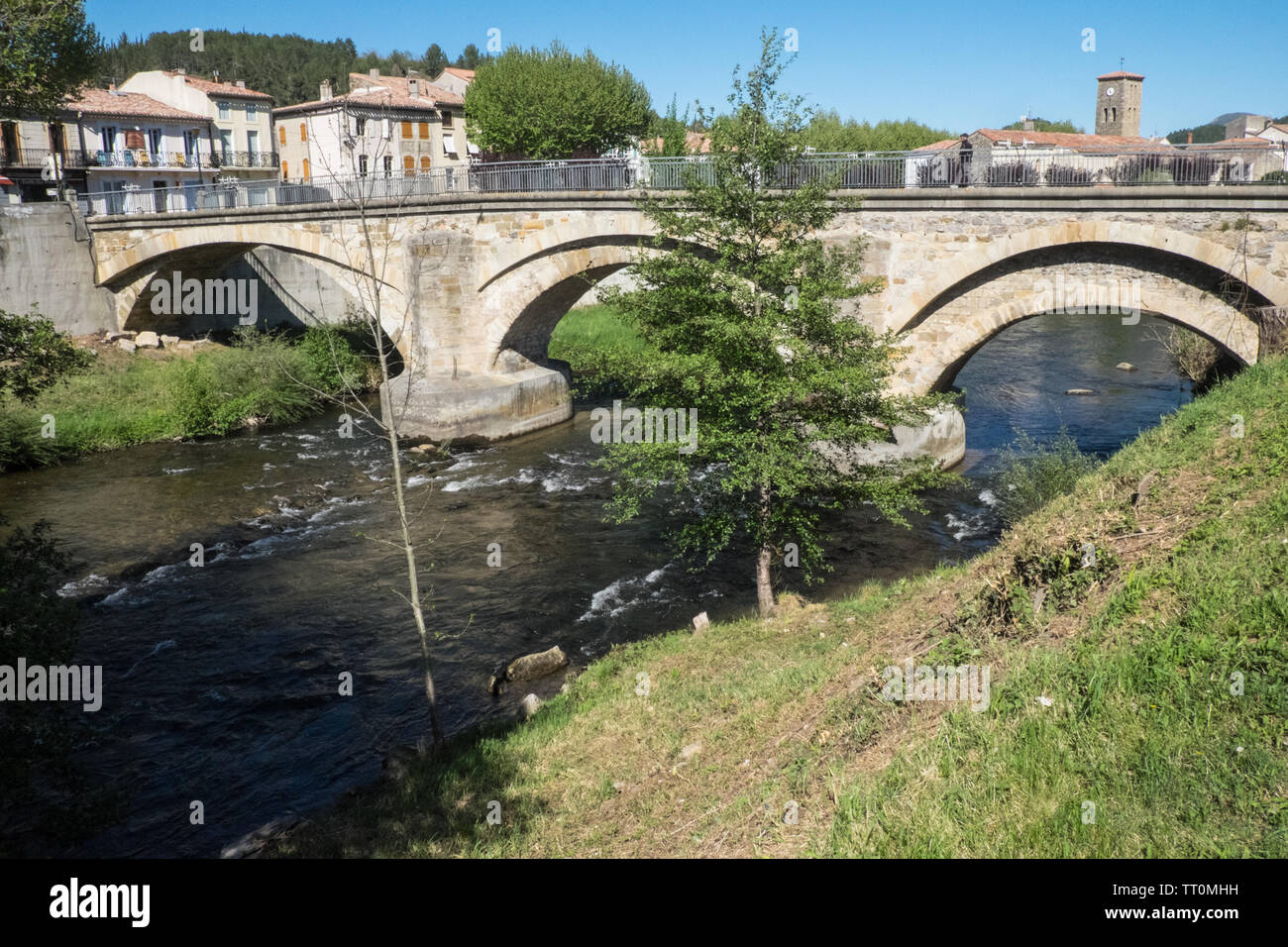 Brücke, über, Fluß Aude, in, Esperaza, Stadt, Aude, Provinz, Präfektur, Bezirk, Süden, von, Frankreich, Südfrankreich, Royal, Französisch, Europa, Europäischen, Stockfoto