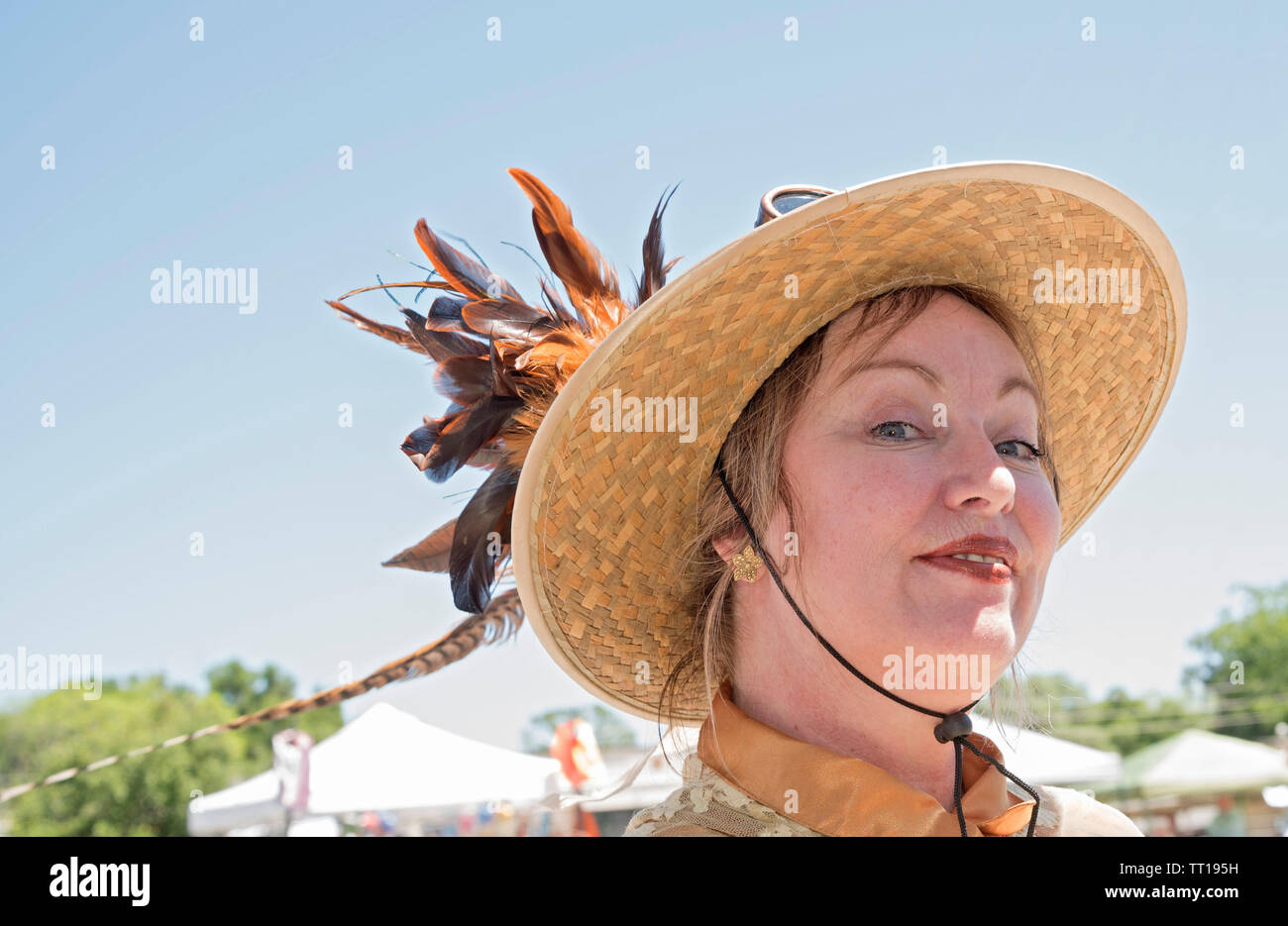 Pioneer Tage kleine Stadt jährliche Feier in North Central Florida. Eines der Zeichen Schauspielerinnen hat eine coy Ausdruck für die Kamera. Stockfoto