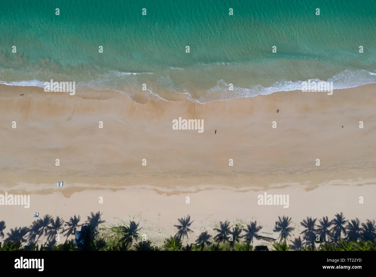 Ansicht von oben mit einer Drohne getroffen, ein Abschnitt des Nacpan Strand, El Nido, Palawan, Philippinen Stockfoto