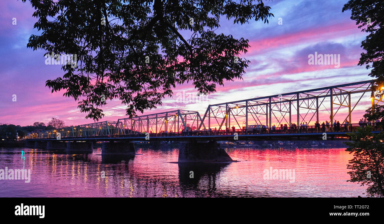 Low Angle View Der Lambertville-New Hoffnung Brücke über den Delaware River von New Jersey Stockfoto
