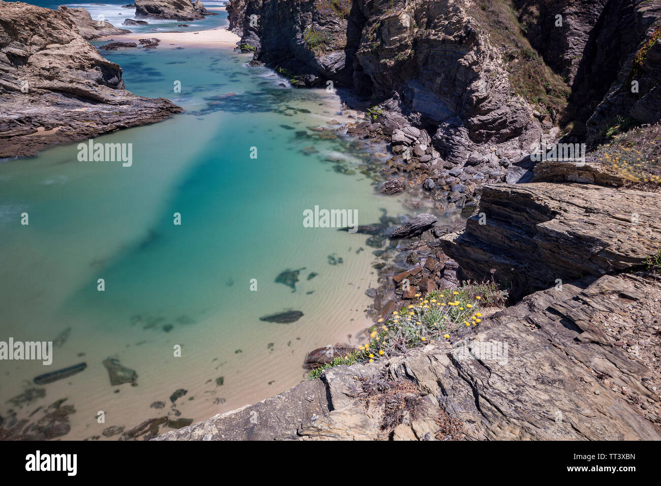 Der Fischer Route an der Costa Vicentina, im Südwesten von Portugal, ist durch seine Felsformationen und kristallklaren Strände geprägt. Stockfoto