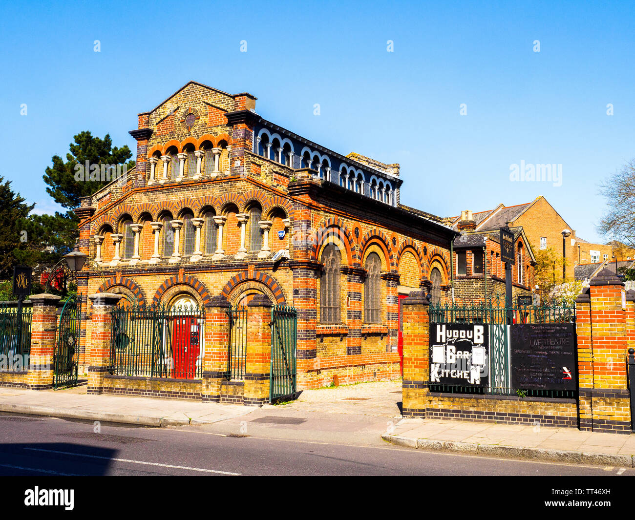 Der Raum - Darstellende Kunst Theater Isle of Dogs, das London Theatre und Gemeinschaft Performance Center in einer ehemaligen Kirche mit einem Cafe/Bar und Workshops angeboten. Stockfoto