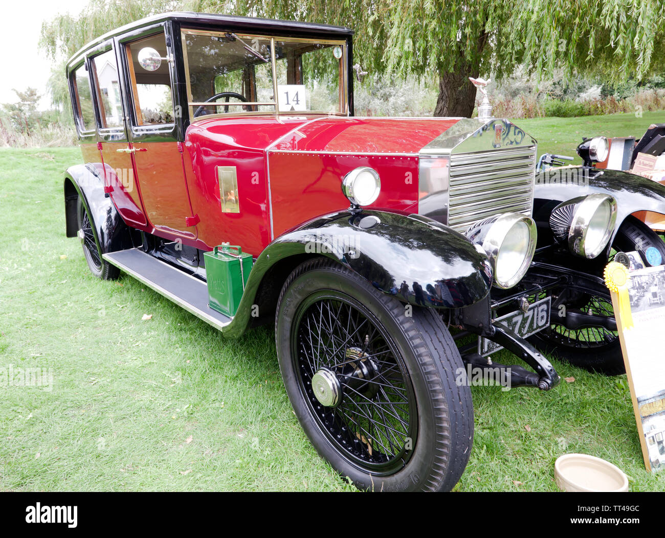 Drei Viertel Vorderansicht eines 1923 Rolls Royce "Zwanzig" Park Ward Limousine, auf der Anzeige am Kai Grün Oldtimer Treffen an der Sandwich Festival 2018 Stockfoto