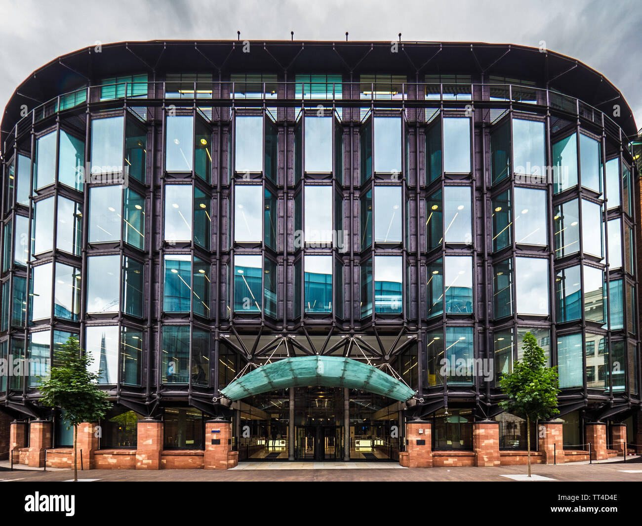 FT Financial Times HQ bei renoviert Bracken Haus in der City von London Financial District. Der FT zurück in ihre historische Heimat 2019. Stockfoto