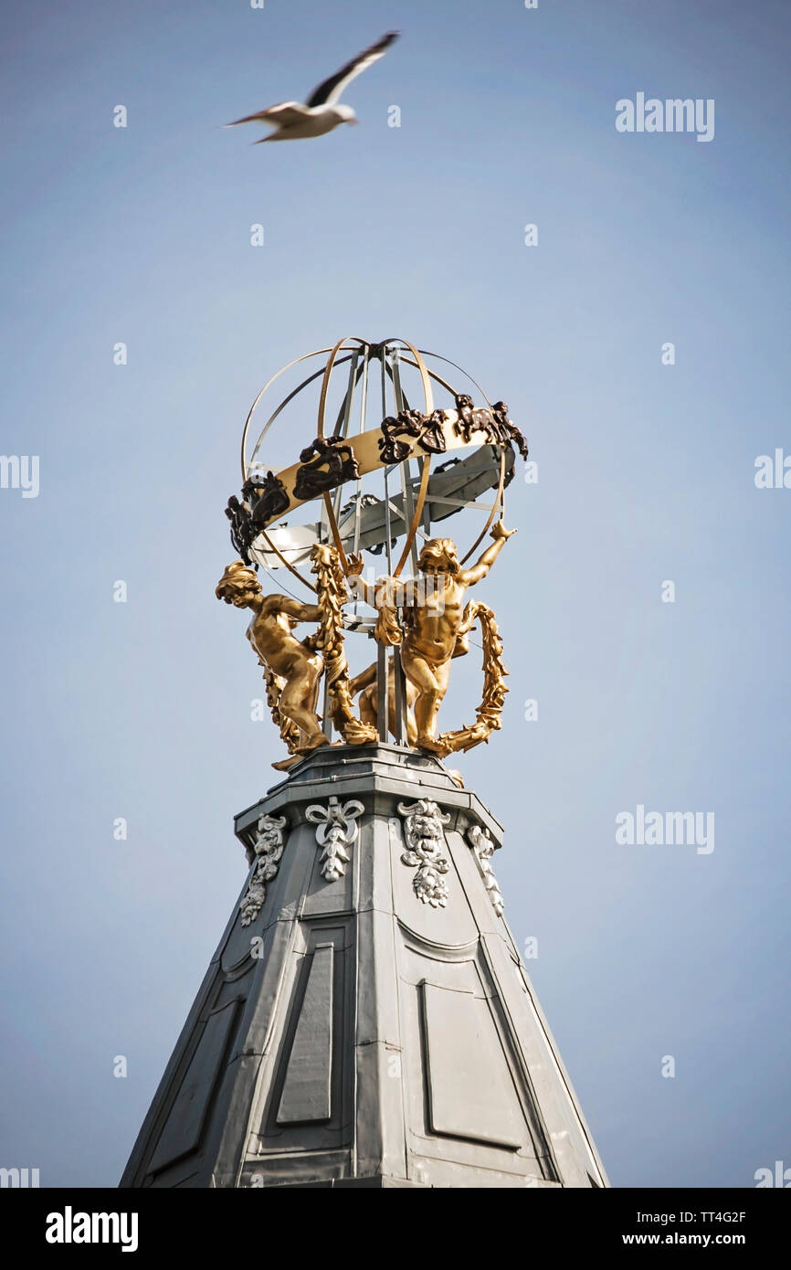 R W Forsyth Armillarsphäre, Princes Street, Edinburgh. Stockfoto