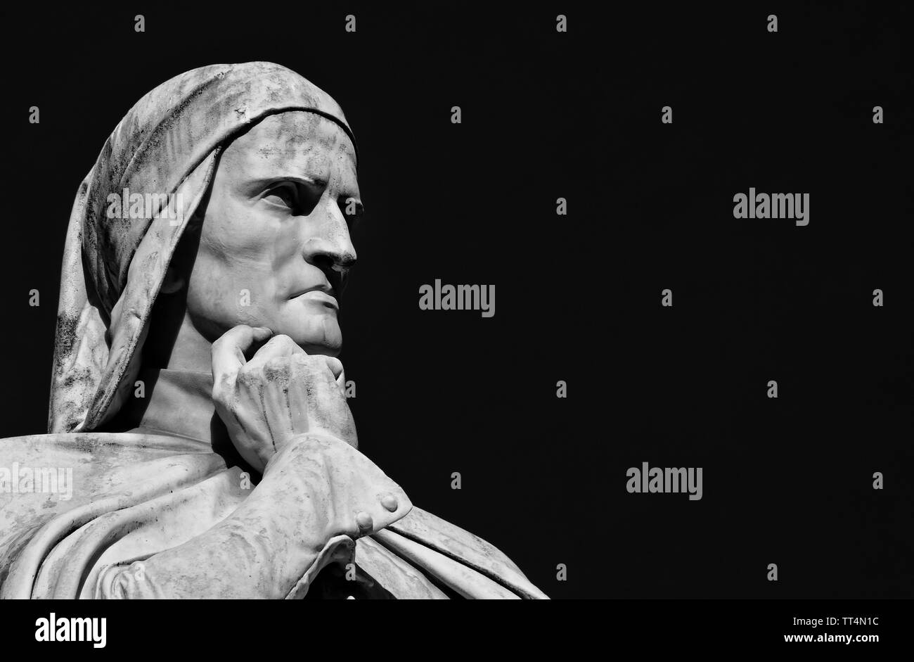 Dante Alighieri die größten italienischen Dichters. Marmor Monument von artist Zannoni 1865 errichtet, in der Mitte der Piazza dei Signori, in Verona h Stockfoto