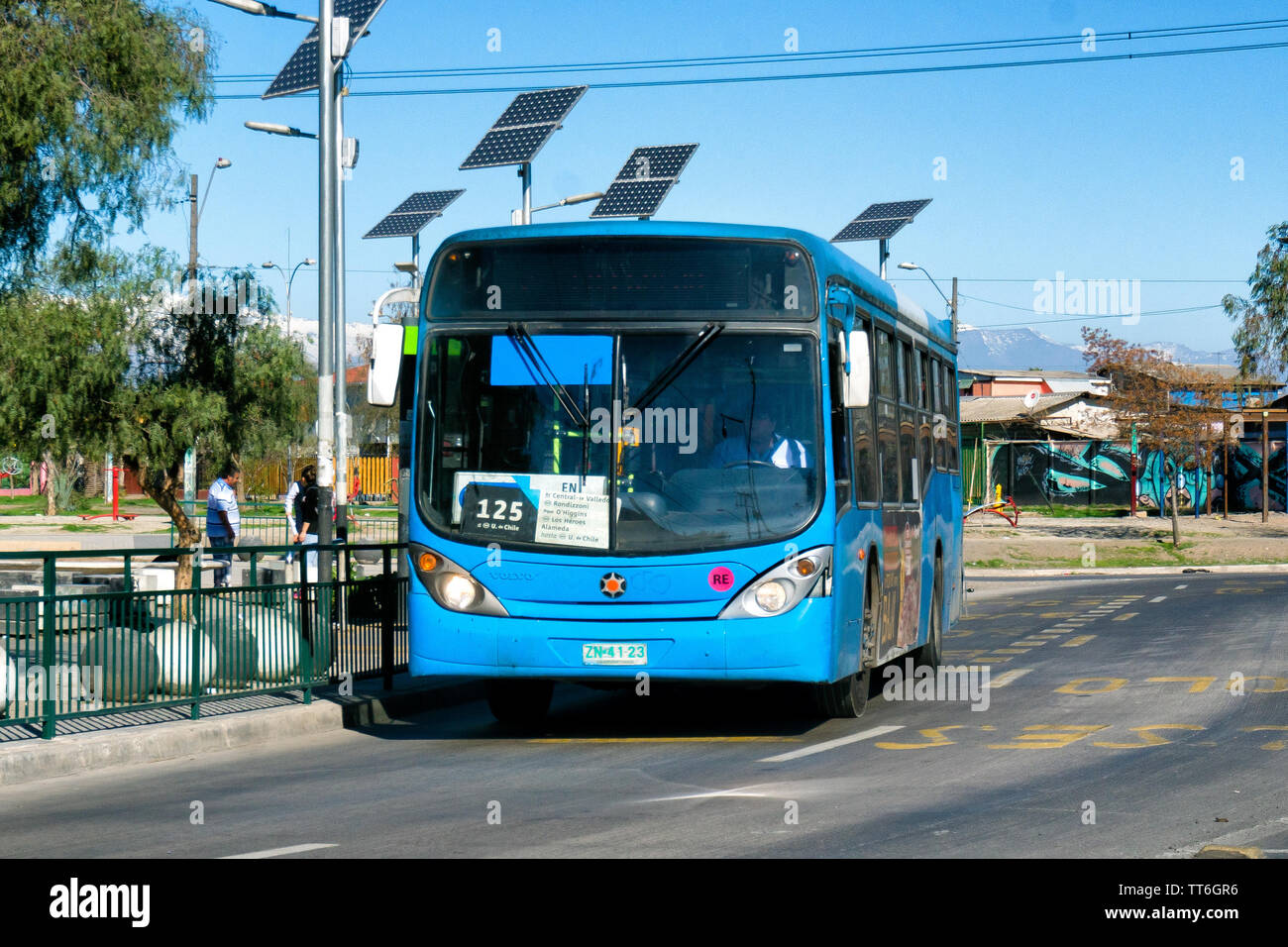 SANTIAGO, CHILE - AUGUST 2015: ein transantiago öffentliche System auf die Vororte Stockfoto