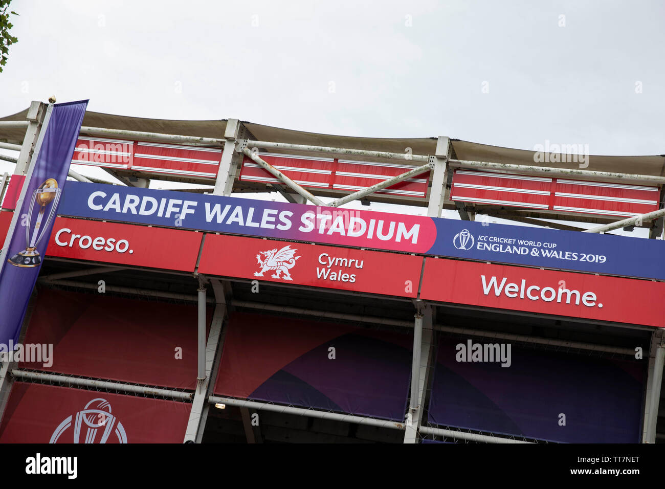 Cardiff, Wales, UK, 15. Juni 2019. Allgemeine Ansicht außerhalb der Boden vor der Cricket World Cup Match zwischen Südafrika und Afghanistan an der Cardiff Wales Stadion. Die eröffnung Wochen des Cricket World Cup wurden von weit verbreitet Regen in England und Wales betroffen. Credit: Mark Hawkins/Alamy leben Nachrichten Stockfoto