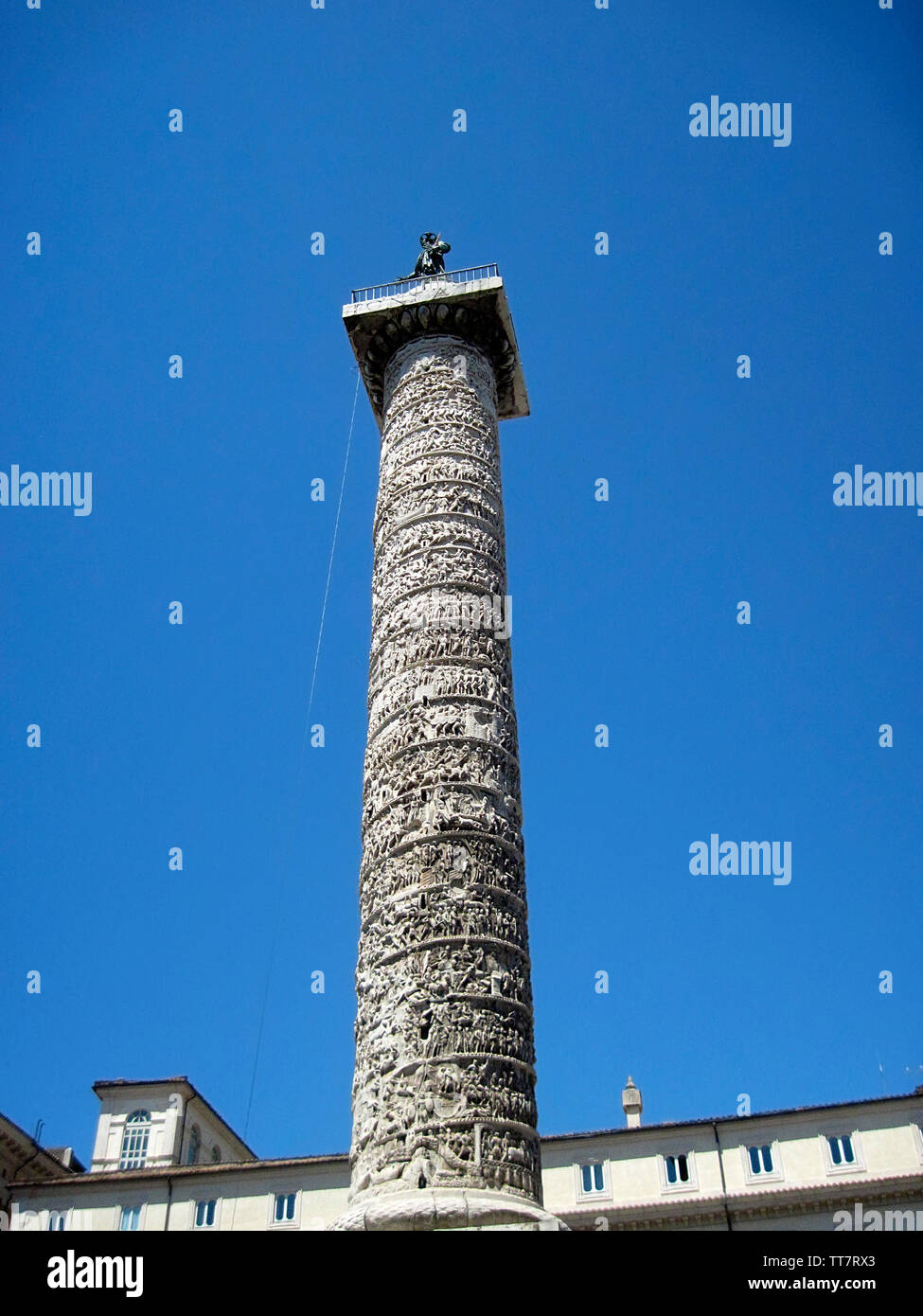 Geschnitzte SIEGESSÄULE des Marcus Aurelius, in der Piazza Colonna, Rom, Italien. Stockfoto