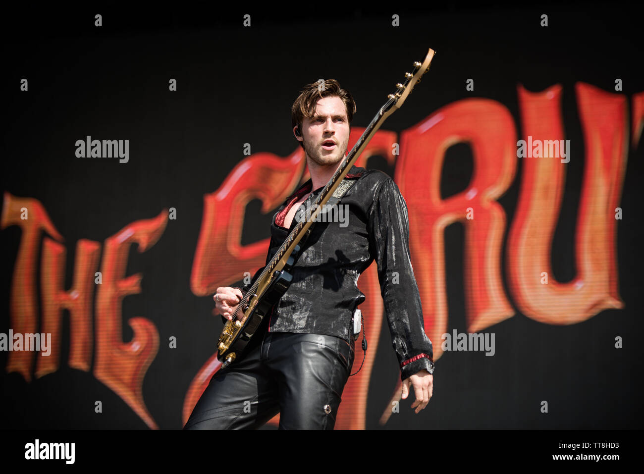 Jed Elliot, der Bassist der englischen Band die Verstrebungen, die live auf der Bühne des Firenze Rocks Festival 2019 in Florenz, Italien, Öffnung für Eddie Stockfoto