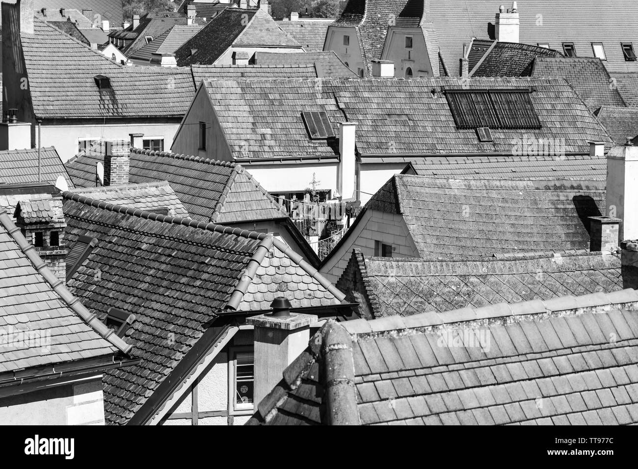 Ein Blick über die Dächer der Altstadt von Stein an der Donau, ein UNESCO-Weltkulturerbe in Niederösterreich Stockfoto