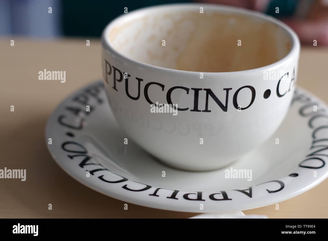 Tasse Kaffee im Cafe verwendet Stockfoto