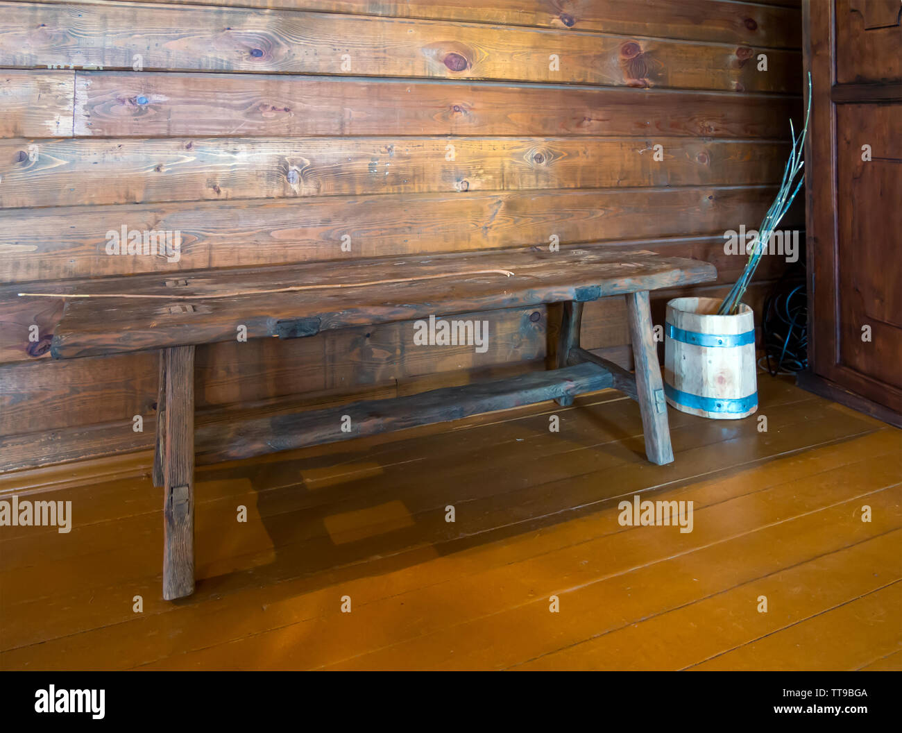 Prüfstand für die Peitschen und die Peitsche in einem hölzernen Löffel Stockfoto