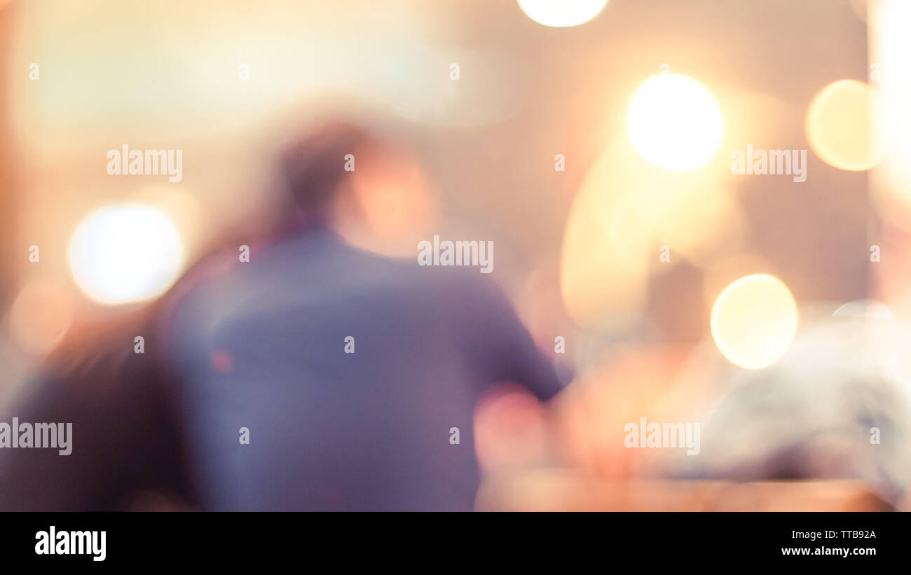 Weichzeichnen Fotografie für Hintergrund im Restaurant auf dem Hintergrund der Paar Stockfoto
