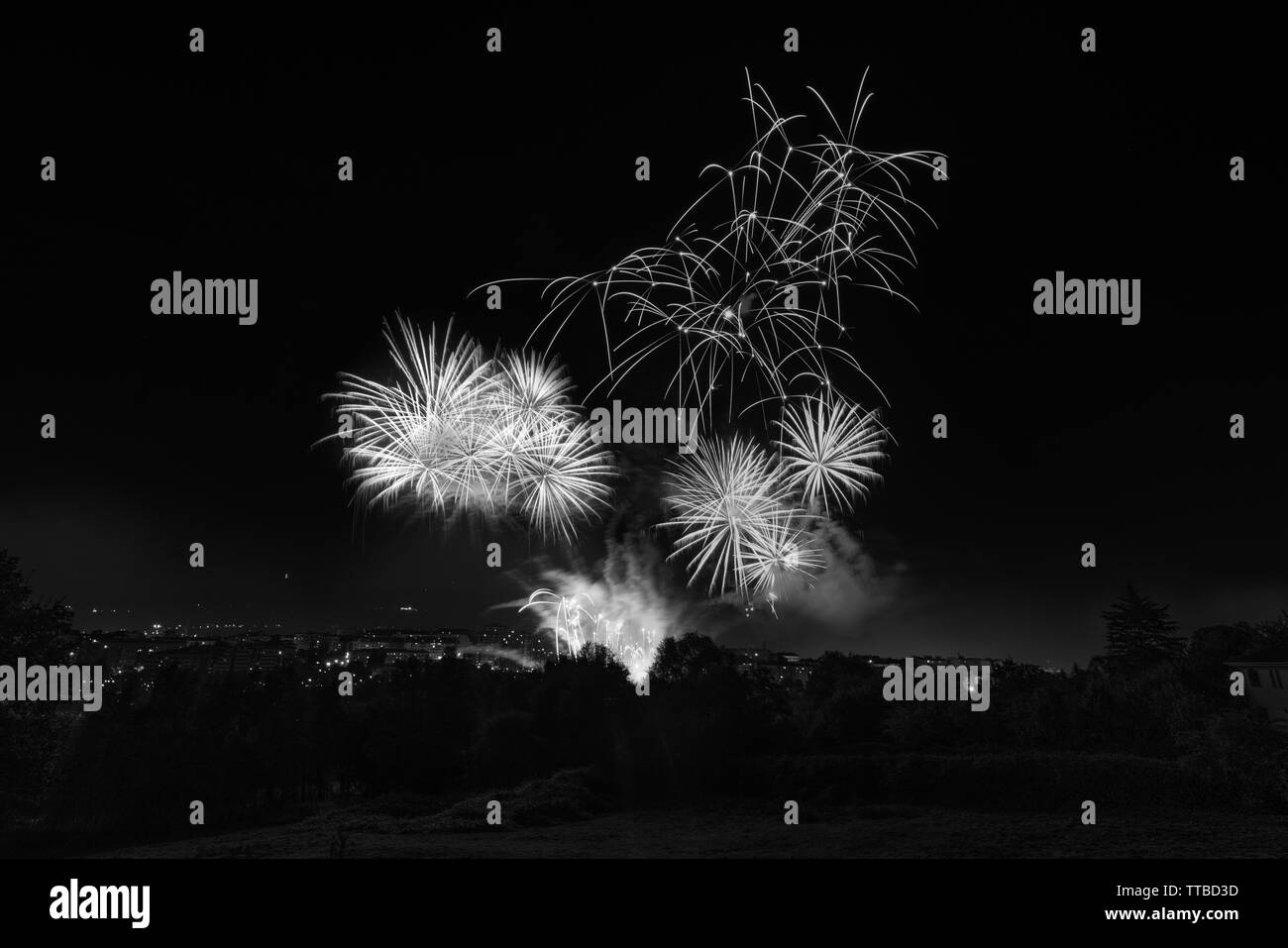 Feuerwerk auf der Feste von San Mateo in Oviedo in diesem Sommer Stockfoto