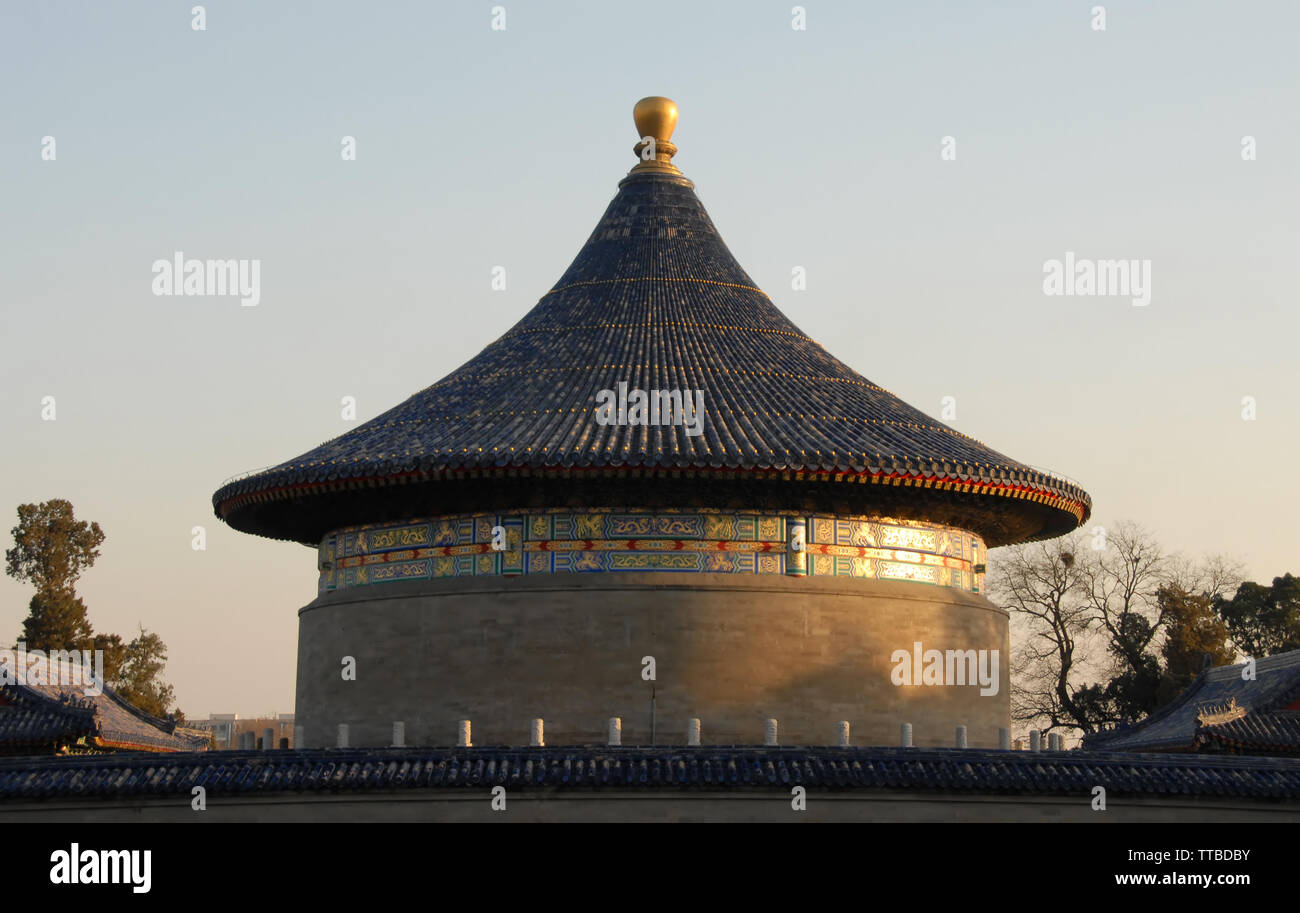 Der Himmelstempel (tiantan) in Peking, China. Tian Tan bedeutet Altar des Himmels. Dies ist ein kleiner Tempel auf dem Gelände der Tempel des Himmels, Peking Stockfoto