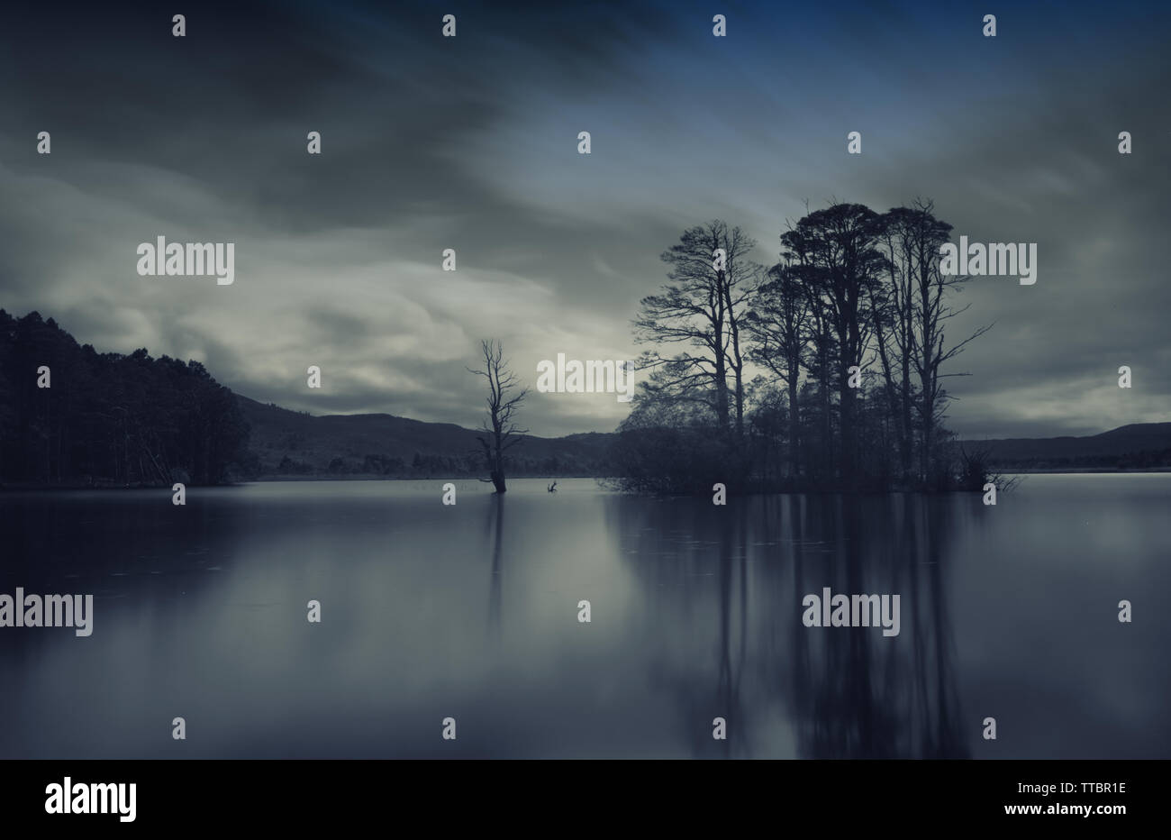 Letztes Licht auf Loch Stockfoto