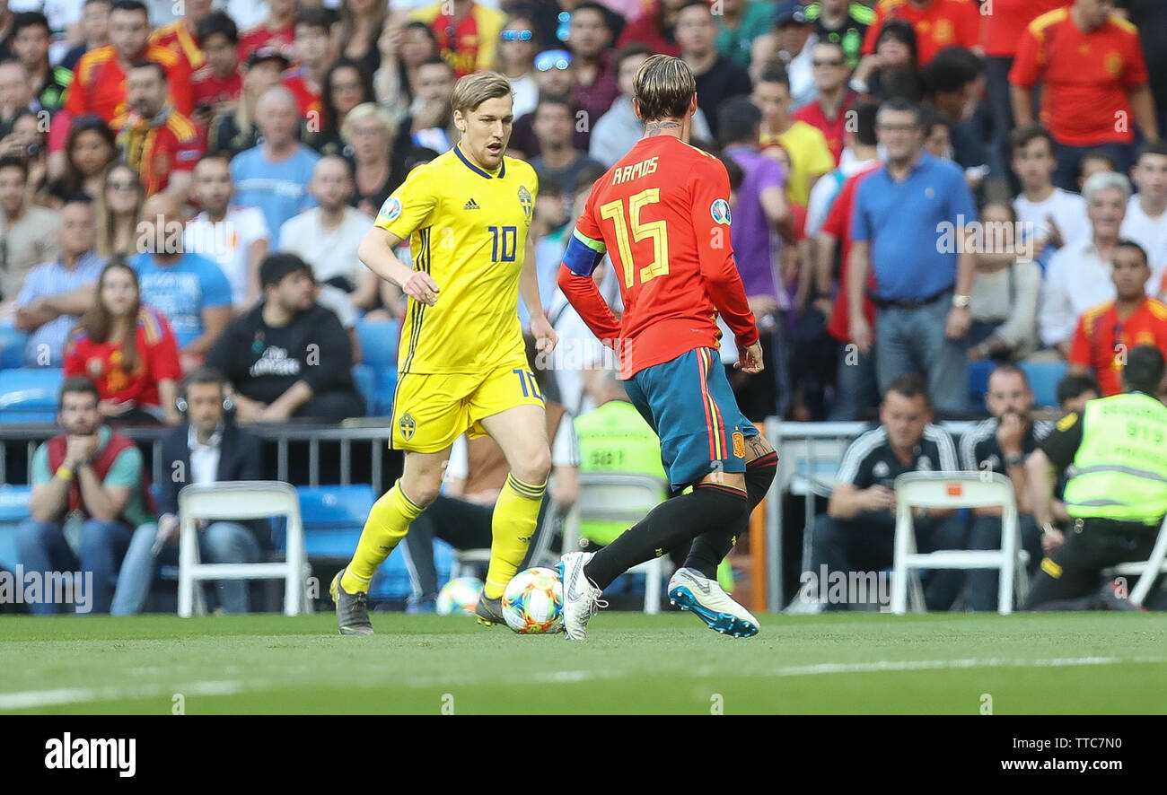 Emil Forsberg in Schweden und Sergio Ramos in Spanien während der UEFA EURO 2020 Qualifikation Gruppe F Fußballspiel zwischen Schweden und Spanien Am 10. Juni 2019 in Santiago Bernabeu in Madrid, Spanien - Foto Laurent Lairys/DPPI Stockfoto