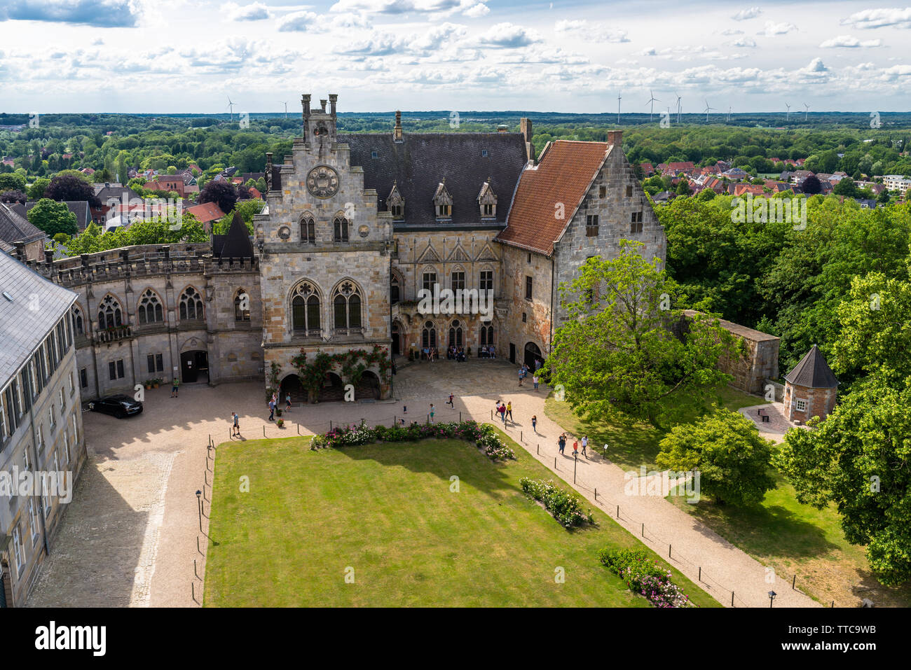 Bad Bentheim, Deutschland - Juni 9, 2019. Blick auf den Landsitz der historischen Burg Bentheim, sichtbar zu Touristen. Stockfoto