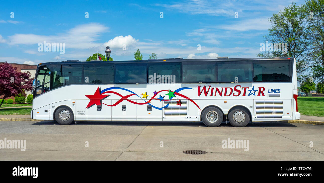 Windstar Linien Bus außerhalb des Nationalen Quilt Museum geparkt verwendet Quilters zum und vom Frühjahr Stepp-show 2019 Paducah Kentucky USA zu transportieren Stockfoto