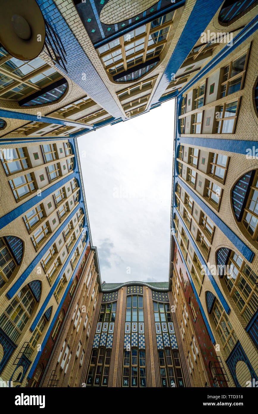 Blick auf die Altstadt verzierten Gebäuden an Hackesche Höfe (Innenhof) am Hackeschen Markt in Berlin-Mitte Berlin, Deutschland Stockfoto