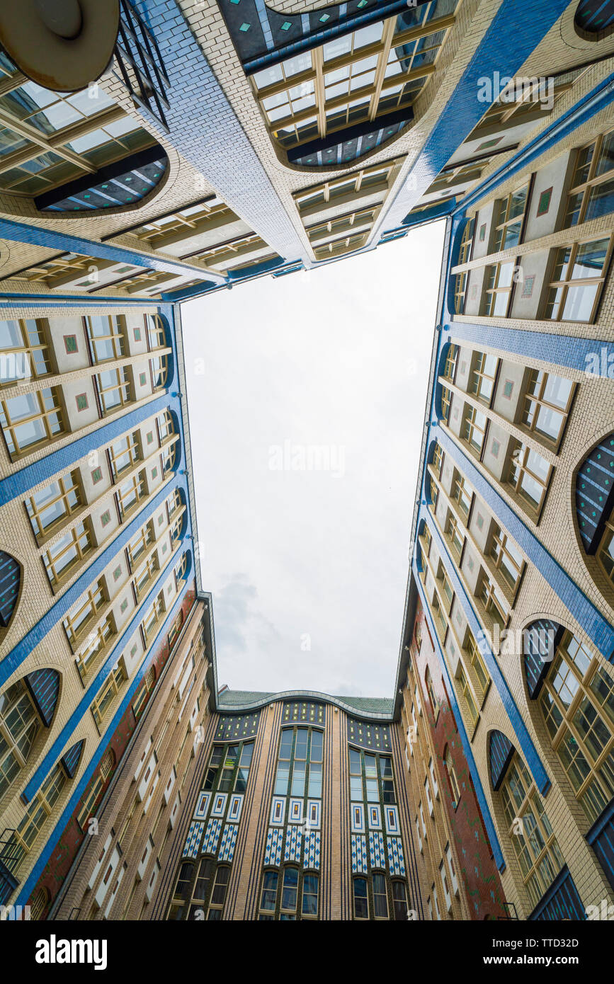 Blick auf die Altstadt verzierten Gebäuden an Hackesche Höfe (Innenhof) am Hackeschen Markt in Berlin-Mitte Berlin, Deutschland Stockfoto