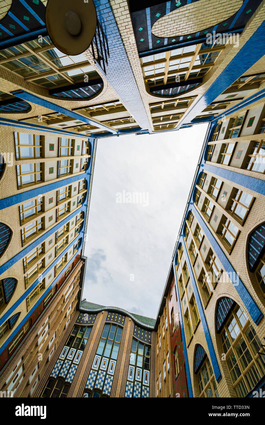 Blick auf die Altstadt verzierten Gebäuden an Hackesche Höfe (Innenhof) am Hackeschen Markt in Berlin-Mitte Berlin, Deutschland Stockfoto