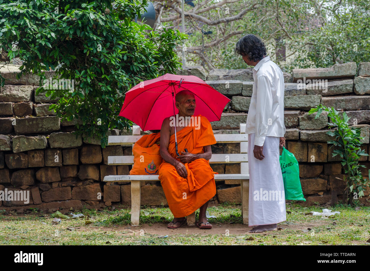 Besucher in Anuradhapura, Sri Lanka Stockfoto