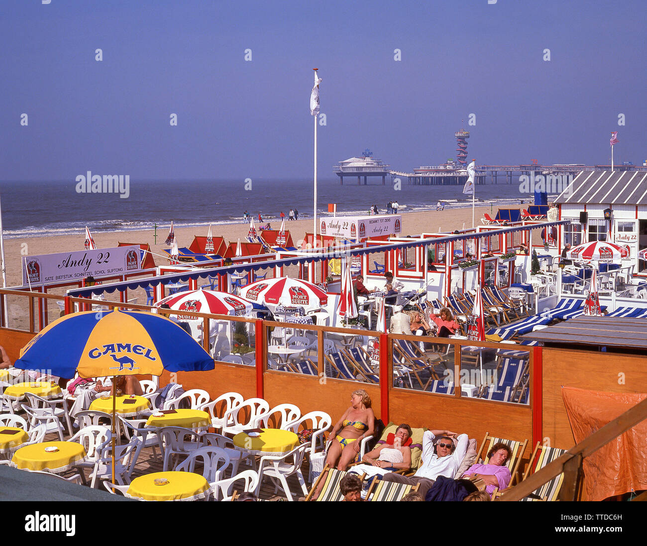 Die Strandpromenade und die Seebrücke, Scheveningen, Den Haag (Den Haag), Zuid-Holland, Königreich der Niederlande Stockfoto