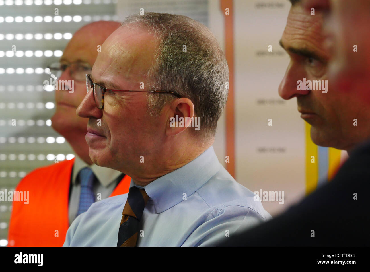 Pascal Mailhos, Pressekonferenz auf der Strecke Lyon-Turin (TAV) High-speed Railway tunnel Baustelle, La Porte Saint-Martin, Savoie, Auvergne-Rh ône-Alpes, Frankreich Stockfoto