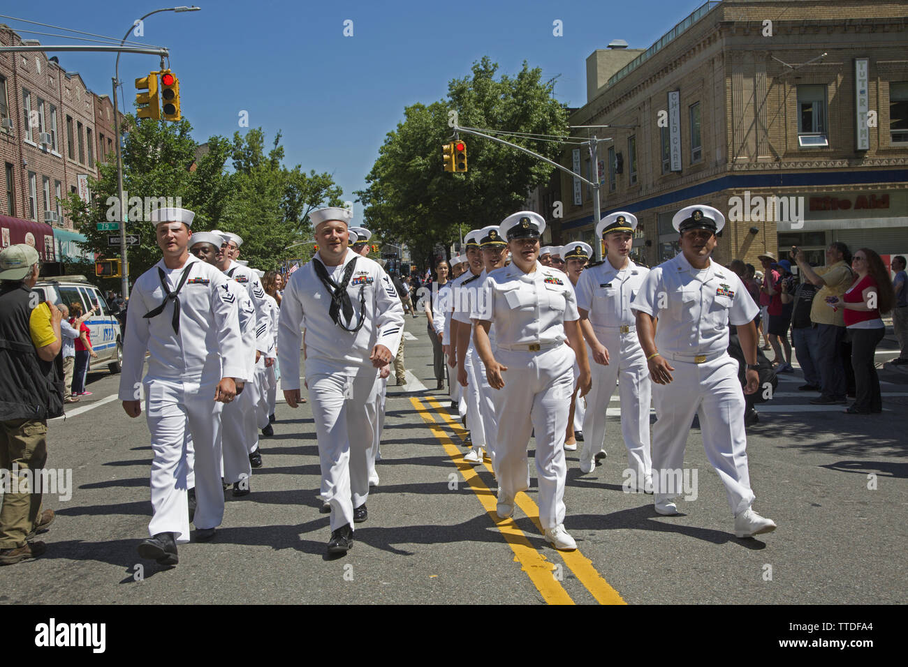 Memorial Day Parade entlang der 3. und 4. der Alleen im Bay Ridge Abschnitt von Brooklyn. Es ist eine der ältesten jährlichen Paraden in den Vereinigten Staaten. 2019 Ma Stockfoto