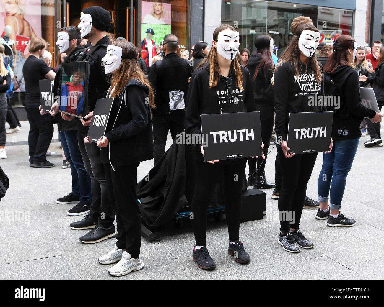 Fleisch ist Mord Demo auf der Grafton Street, Dublin, Irland. Anonym für die Stimmlosen Kapitel in Irland Stockfoto