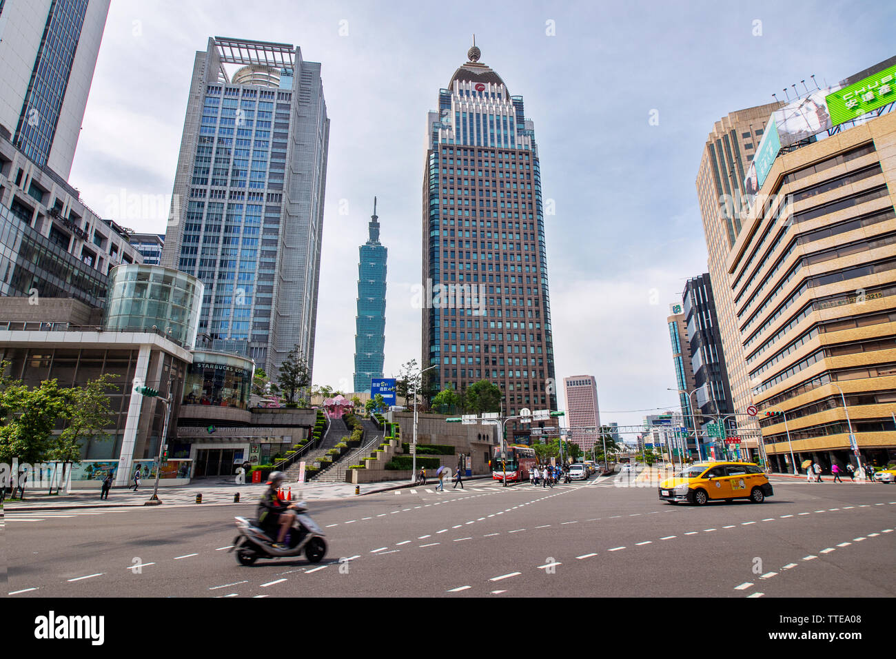 TAIPEI, TAIWAN. 5-5-2019 - Skyline und das Stadtbild der Innenstadt Xinyi Bezirk Business Bereich mit modernen Hochhaus und dem Taipei 101 buildin Stockfoto