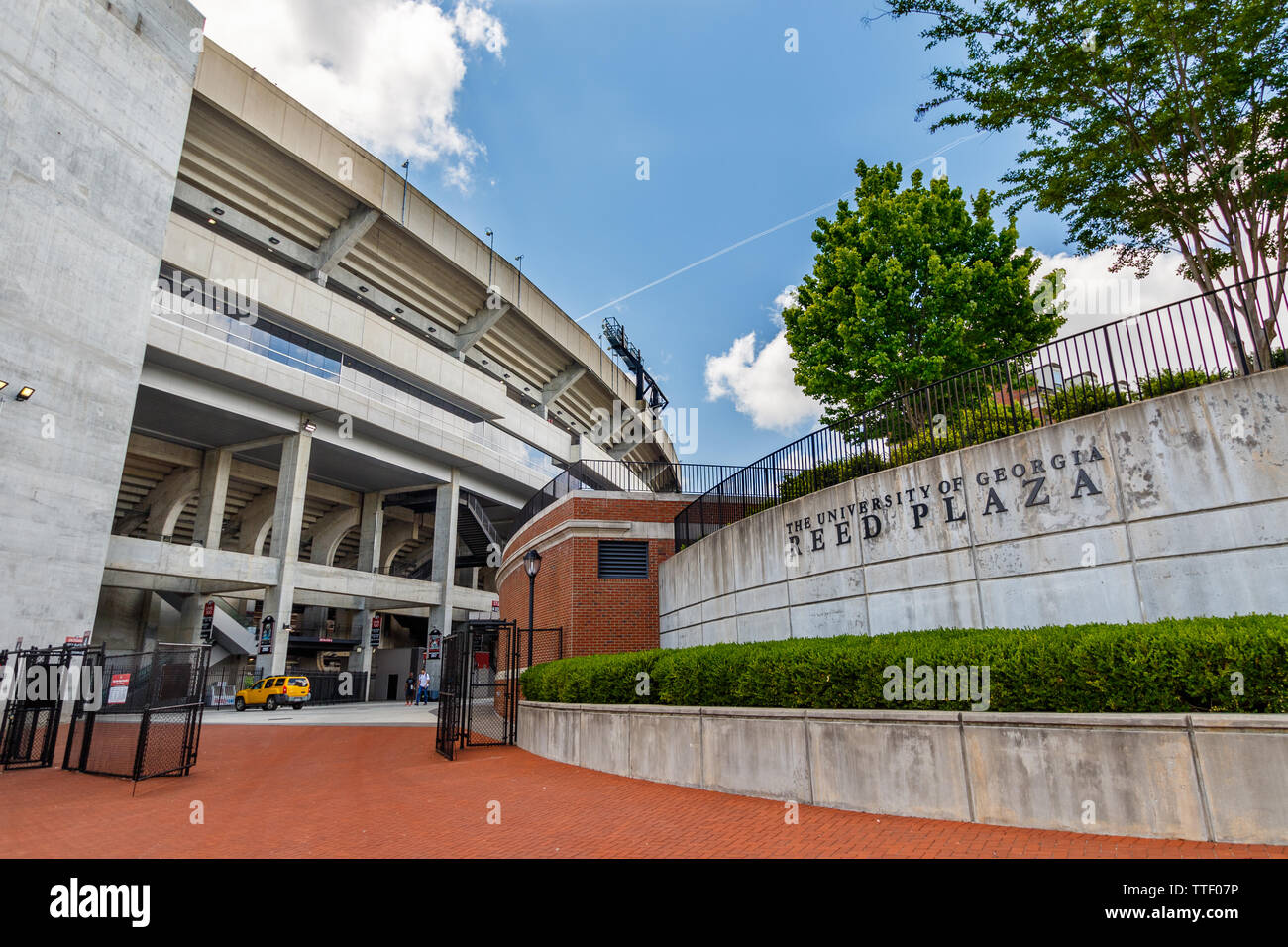 ATHENS, GA, USA - 3. Mai: Reed Plaza und Sanford Stadium am 3. Mai 2019 an der Universität von Georgia in Athens, Georgia. Stockfoto
