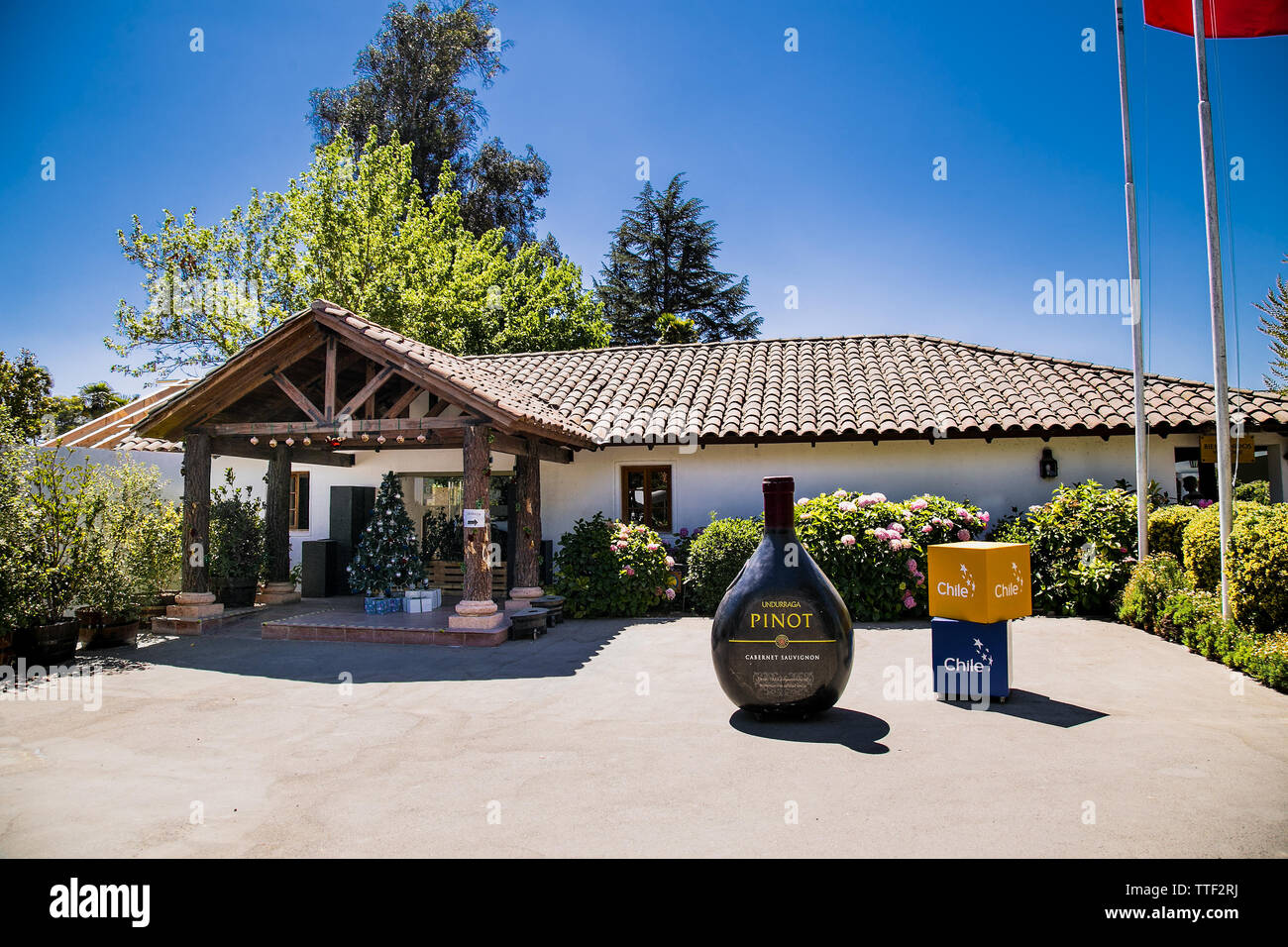 Talagante, Chile-Dec 29, 2018: Gebäude mit Shop in Weingut Vina Undurraga in Talagante Chile. Die Stiftung wurde 1885 von Don Francisco gegründet Stockfoto