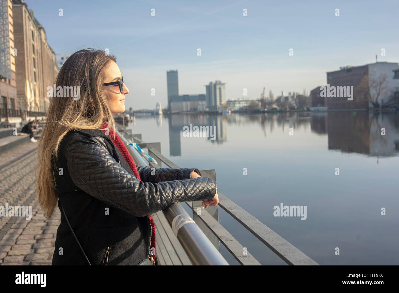 Porträt einer hispanischen Frauen 20-30 in Berlin Stockfoto