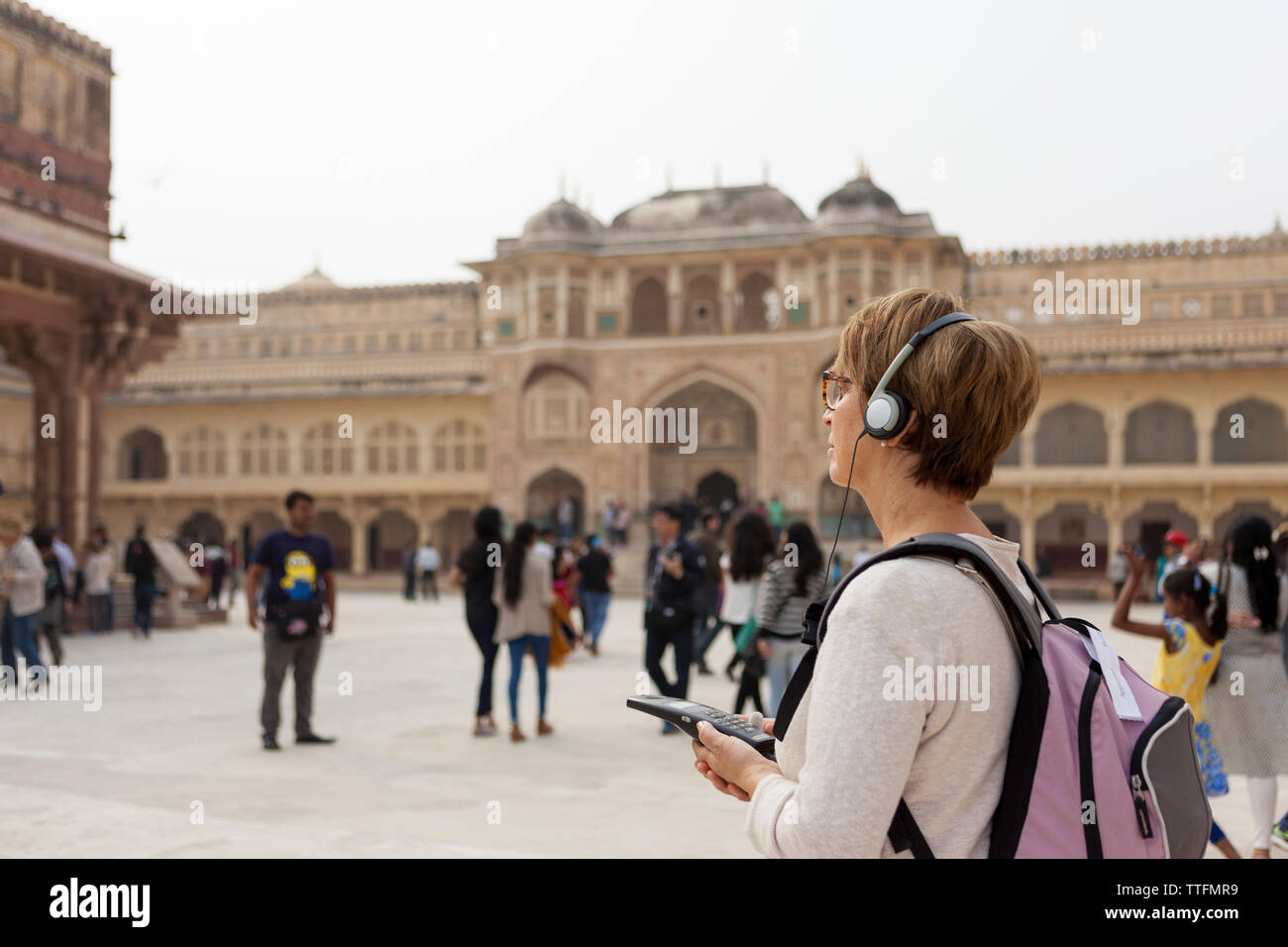 50 60 Jahre alt kaukasischen touristische Frau an Amber Fort, Jaipur, Indien Stockfoto